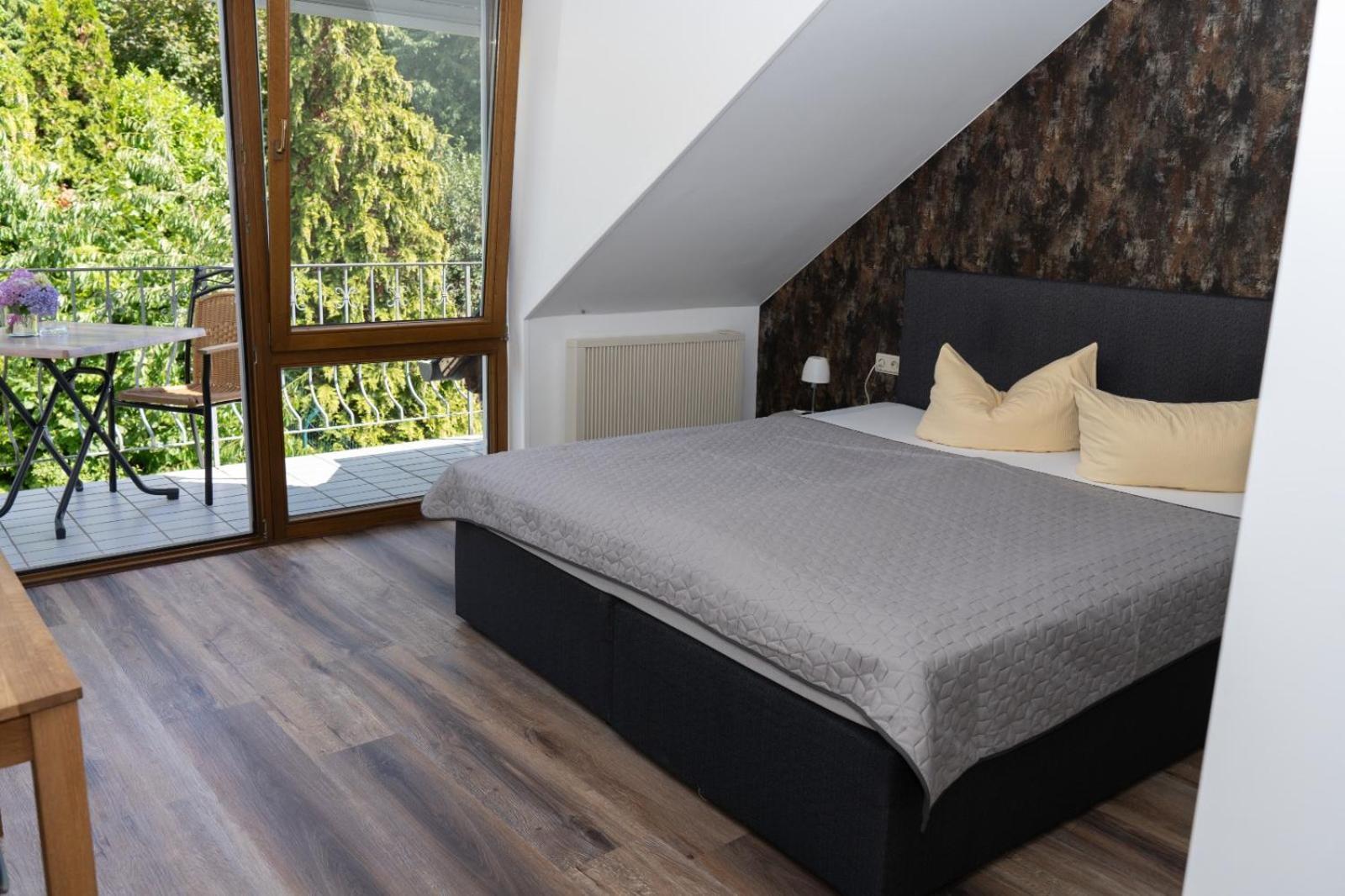 Hotel Restaurant Moselblick Wintrich Zewnętrze zdjęcie
