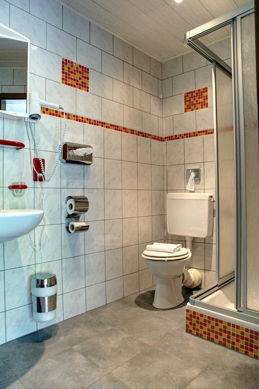 Hotel Restaurant Moselblick Wintrich Zewnętrze zdjęcie